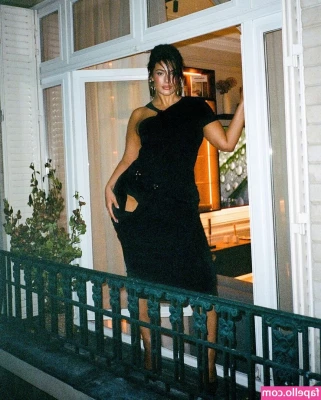 Ashley Graham [ ashley-graham ] - welcome everyone   I will become more active as soon as people have