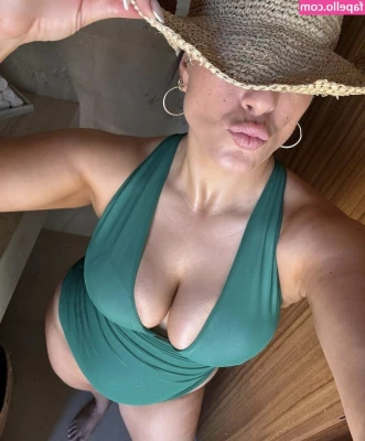 Ashley Graham [ ashley-graham ] - doe eyed dick sucker 💕