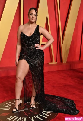 Ashley Graham [ ashley-graham ] - titties out for you baby😍