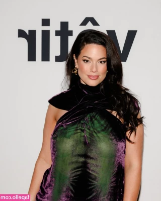 Ashley Graham [ ashley-graham ] - Jugamos