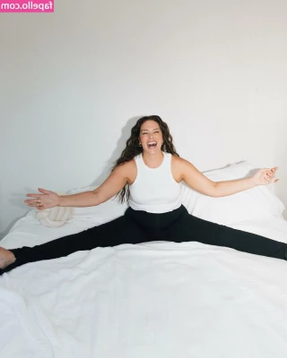 Ashley Graham [ ashley-graham ] - Do you like to dance in night clubs?💃🏼
