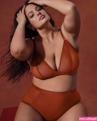Ashley Graham [ ashley-graham ] - Enjoy