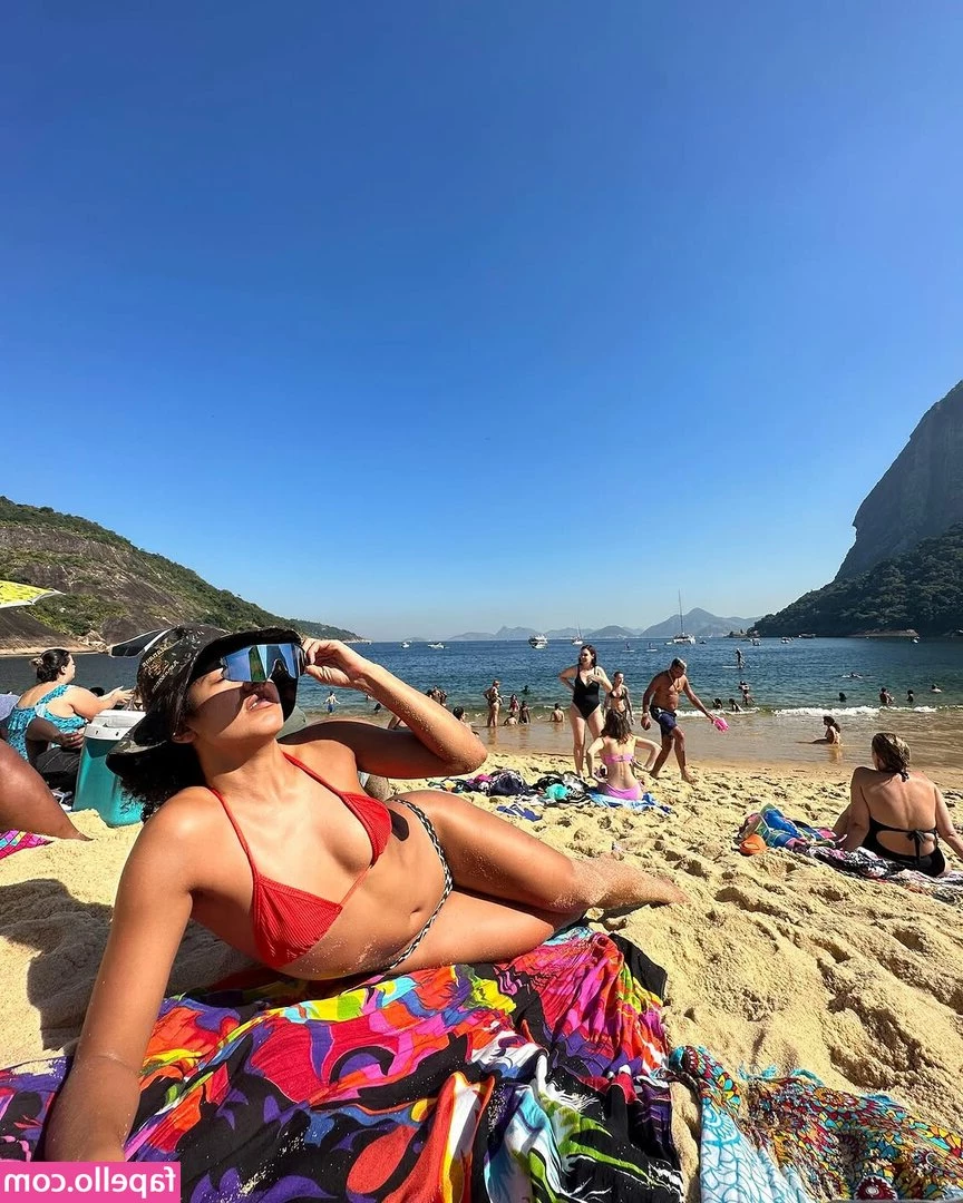 Vitoria Albanese [ vitoria-albanese ] - Hope you re having a great weekend  I am desperately trying to get