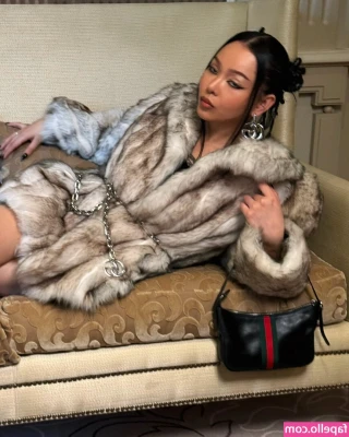 Bella Poarch [ bella-poarch-2 ] - <333