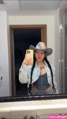 Bella Poarch [ bella-poarch-2 ] - Full videos with  txfitvixenxxx on the way