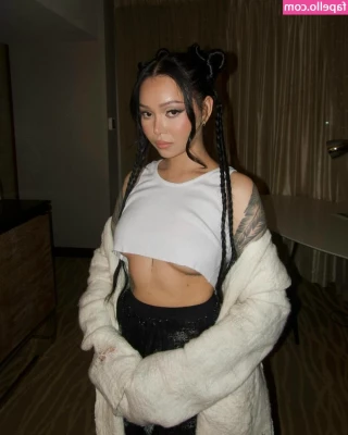 Bella Poarch [ bella-poarch-2 ] - I want to pierce my nipples