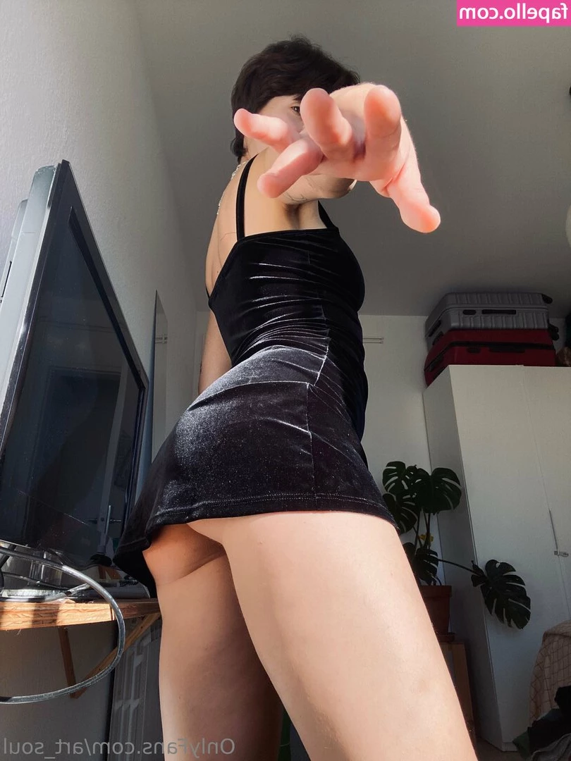 art_soul [ art-soul ] - Another video trying to play with my new dildo. Are you liking, do