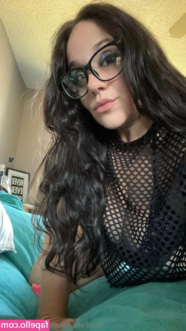 mzdreamonroe - I want the whole world to see my boobs! 🌍