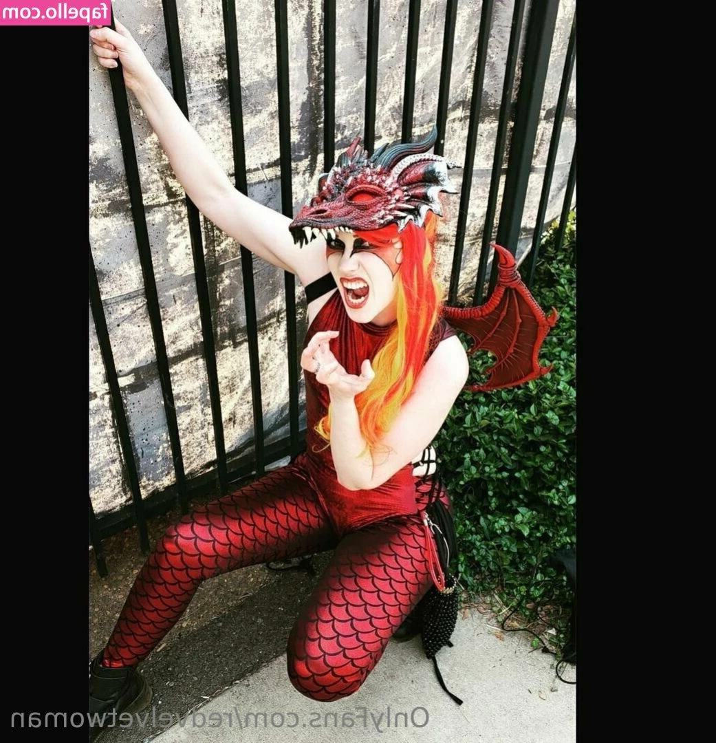 redvelvetwoman - Do you want me to help you play a little