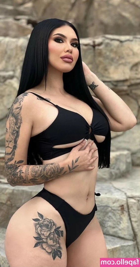 Kim Muñoz [ kim-munoz ] - We both know that my lingerie looks better when I take it off and
