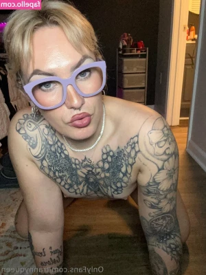 trannyqueen - You ll have to impress me before I give you what you want