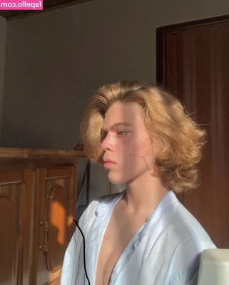 Luigi Primero [ luigi-primero ] - Showing off the bump 🥰