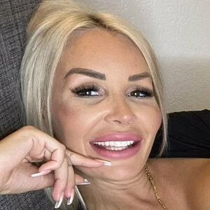 blondiebombxxx