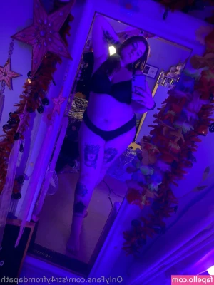 str4yfromdapath - Want a bite?🍕🍑🔥