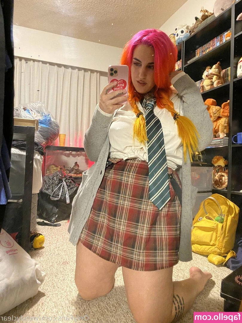 wendyclear - You must be new here  good because so am I  Play nicely