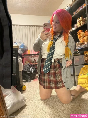 wendyclear - Giantess clip starring  jamiedaniels and Kat  POV style  I bring a