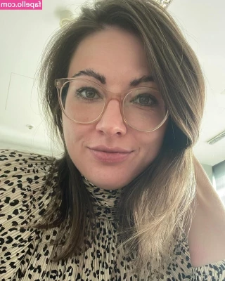 julesstory - This brand new 18 year old wants to show u how good she takes cock in