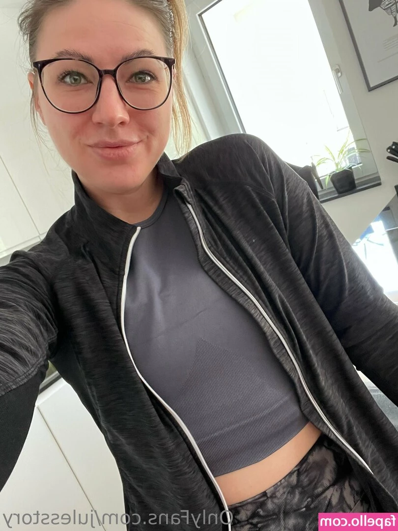 julesstory - How can i serve you today