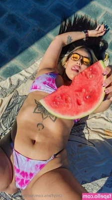 sandy_nextdoor [ sandy-nextdoor ] - I need a volunteer to come eat it