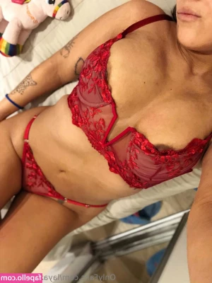layazminbunny - Quiero darles de primera mano  la información de que volveré al