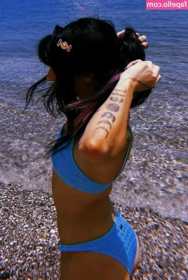 Dakota Kai [ dakota-kai ] - little afternoon relaxing with wine part 1