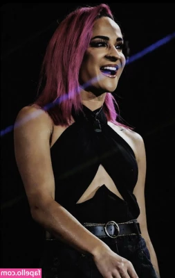 Dakota Kai [ dakota-kai ] - WHAT YOU LOOKING AT??? 😋