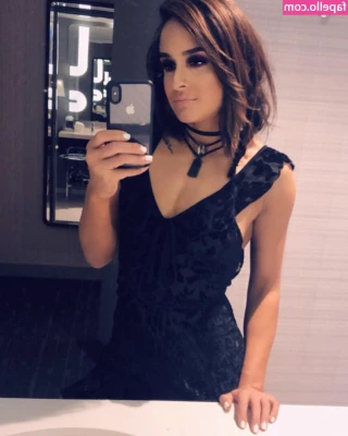 Dakota Kai [ dakota-kai ] - I appear to have a front wedgie! How do you propose we proceed? 😋