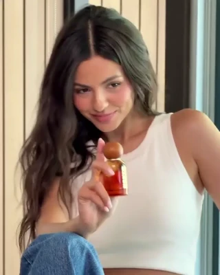 Victoria Justice [ victoria-justice-1 ] - Some mornings I wake up to my pussy dripping wet for no good