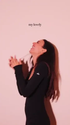 Victoria Justice [ victoria-justice-1 ] - 兔兔明天下午会开直播和大家慶祝聖誕節🎄