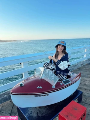 Victoria Justice [ victoria-justice-1 ] - It s a strip and a twirl