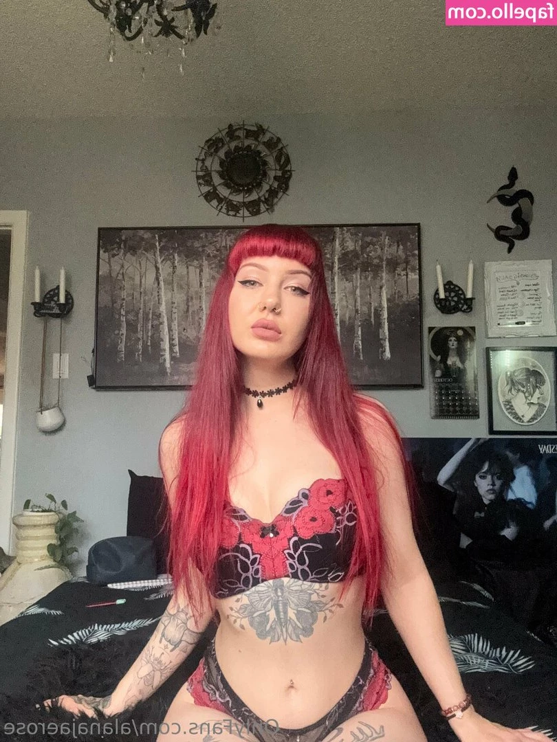alanajaerose - I found a place for your cum 😈💦  Cum on over to @gfe-michelle