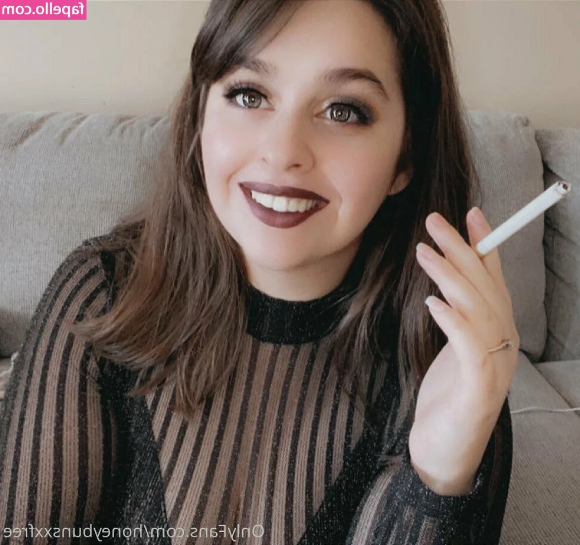honeybunsxxfree - This is just my Cat being cute a fuck so enjoy that 🥰❤❤❤