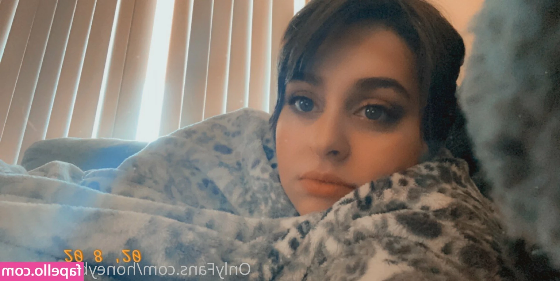 honeybunsxxfree - Using my clit sucker on my freshly shaved pussy