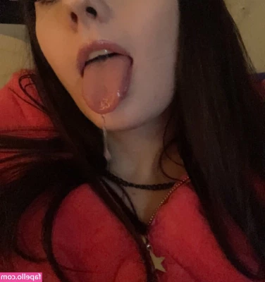 Derangedollie - How can I serve your needs tonight? 😈