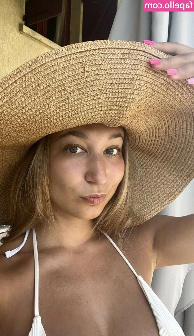 Apoline Perret [ apoline-perret ] - brunettelove22    𝙵𝚘𝚘𝚝  𝚂𝚎𝚡𝚝𝚒𝚗𝚐 