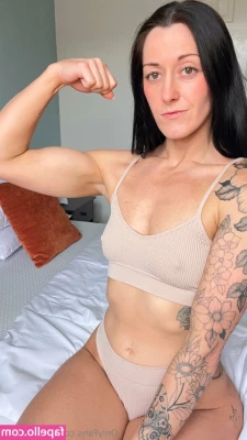 gymfitdemi - Going live in the shower   Usually end the live with lotion and