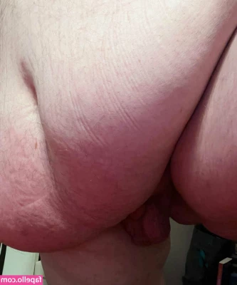 xthuganomicsx - Hot in pink just like my pussy:)