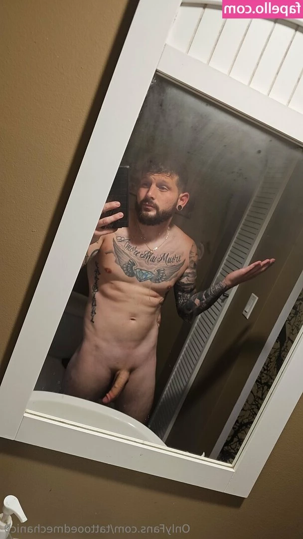 tattooedmechanic9 - Mis senos sabrosos  Quero que me los muerdan