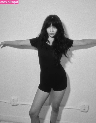 Malina Weissman [ malina-weissman ] - Occupy every hole