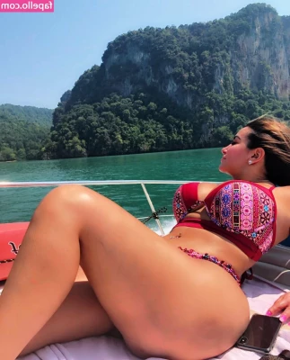 Carolina - Bon jeudi vien t abonner a mon vip