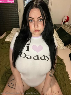 winterrosefree - I love satin so much I hope you do to ;)