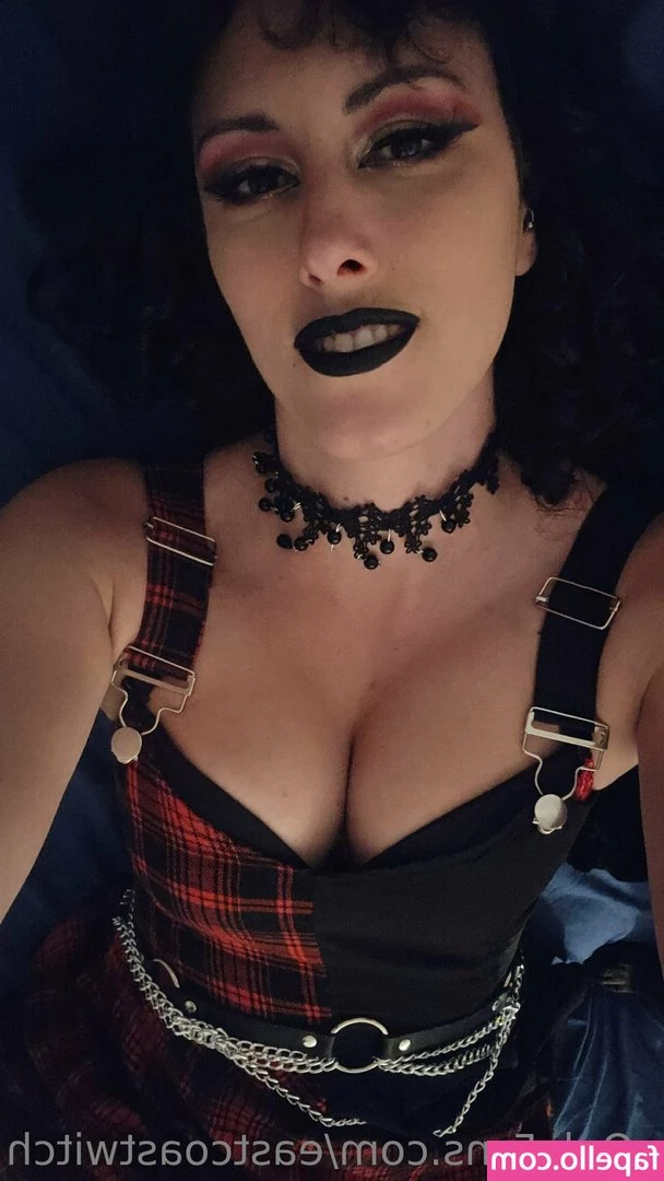eastcoastwitch - when you ve had a hard day at work and just want to come home  tie