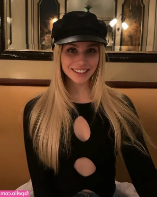 Colette Cherry [ colette-cherry ] - I wanna jiggle this soft belly for you 😈
