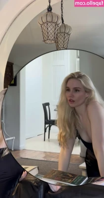 Colette Cherry [ colette-cherry ] - Hetero de 48 años le gusta jugar con su culo y se mete su consolador