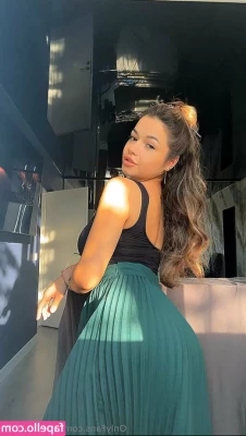 selenasins69 - fishnets  toerings  cutefeet
