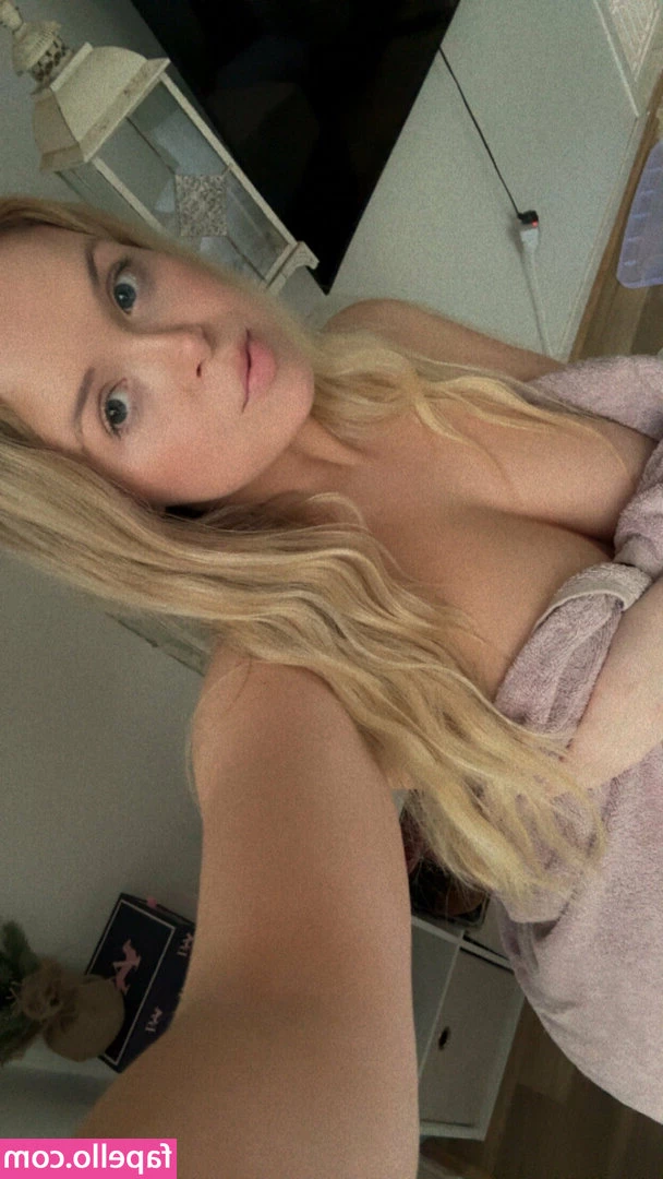 onllybethh - Waiting for your DM