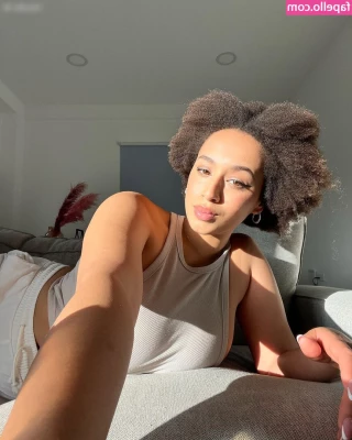 Naomi Berlin [ naomi-berlin ] - When I flirt  the temperature rises  Feel the heat