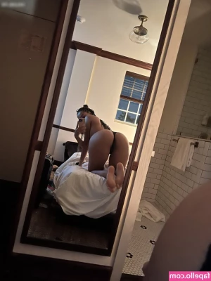 Naomi Berlin [ naomi-berlin ] - I m so ready to be served like a true goddess  It s starts with