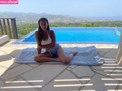 Naomi Berlin [ naomi-berlin ] - My only fans account is going to be on a break because I have some