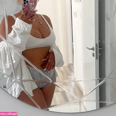 Naomi Berlin [ naomi-berlin ] - More baking content  Oops  I got some cake mix on my nipple  How will